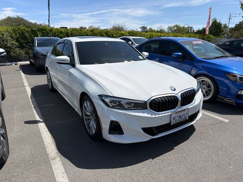 Used 2023 BMW 330i Sedan w/ Premium Package RWD image 2