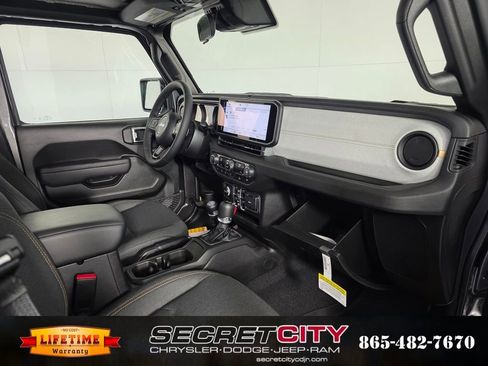 New 2025 Jeep Gladiator Sport image 31