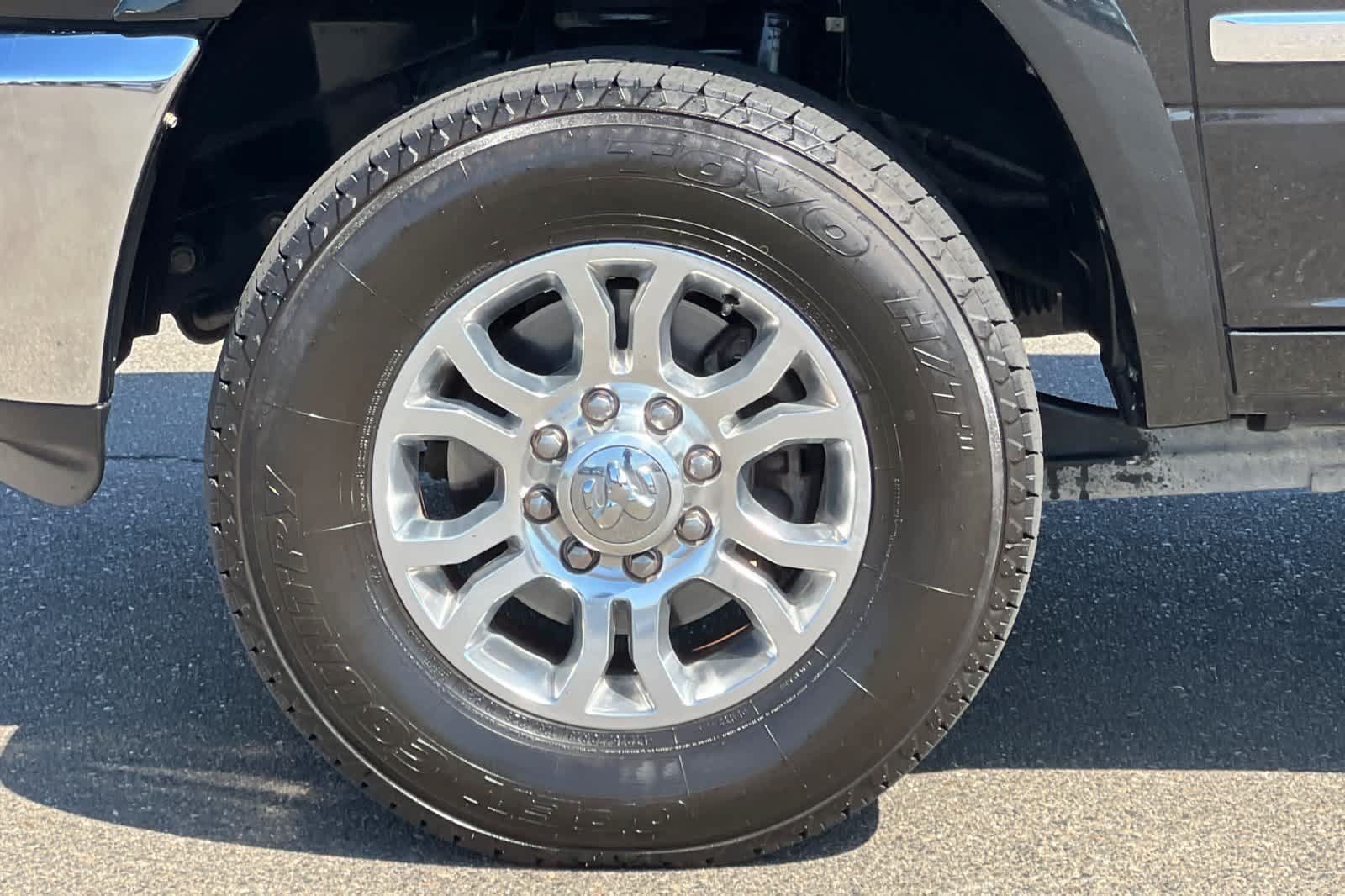 Used 2018 RAM 2500 Laramie AWD/4WD image 32