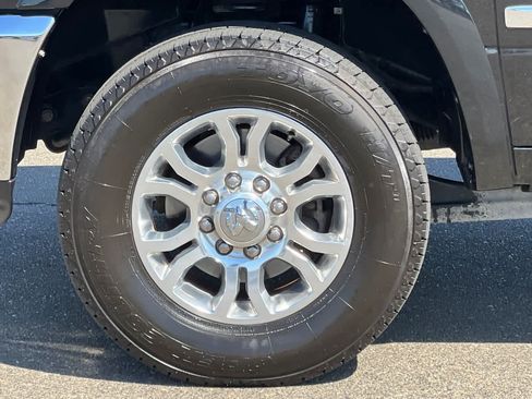 Used 2018 RAM 2500 Laramie AWD/4WD image 32