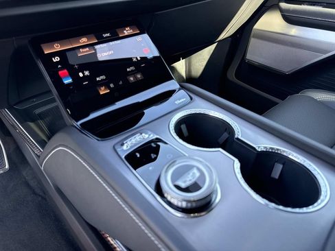 New 2027 Cadillac Vistiq Sport w/ LPO, Floor Liner Package AWD/4WD image 26