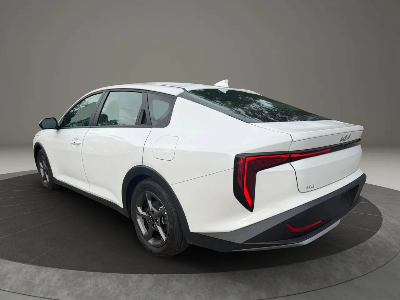 Used 2025 Kia K4 FWD image 7