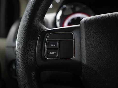 Used 2017 Dodge Grand Caravan SE w/ Power Window Group image 25