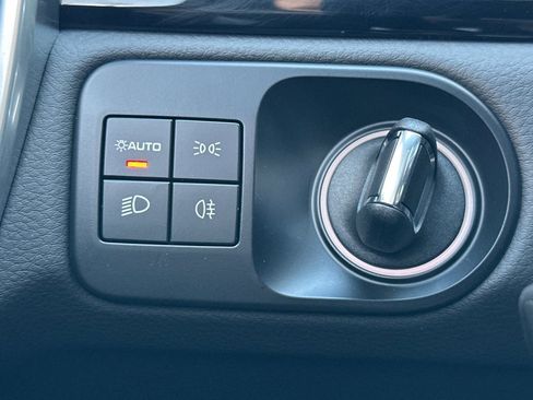 Used 2023 Porsche Cayenne Platinum Edition image 23