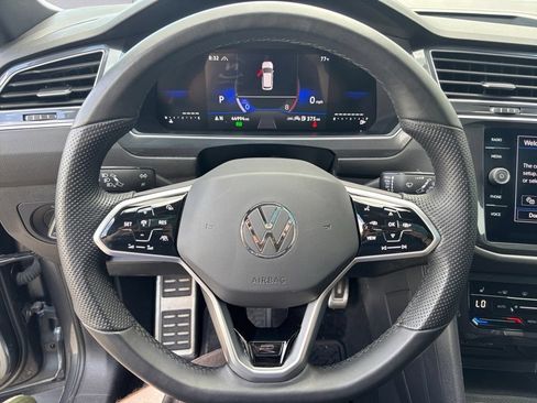 Used 2024 Volkswagen Tiguan SE R-Line AWD/4WD image 12