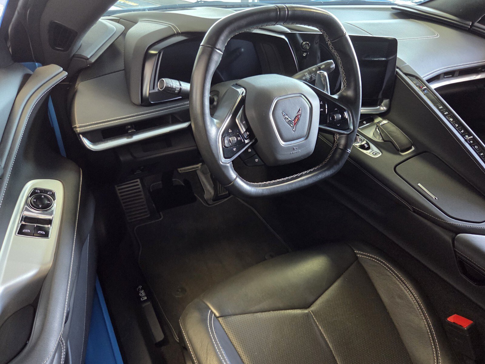 Used 2024 Chevrolet Corvette Stingray Coupe w/ 1LT RWD image 10