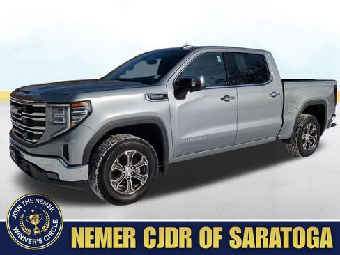 Used 2025 GMC Sierra 1500 SLT image 1