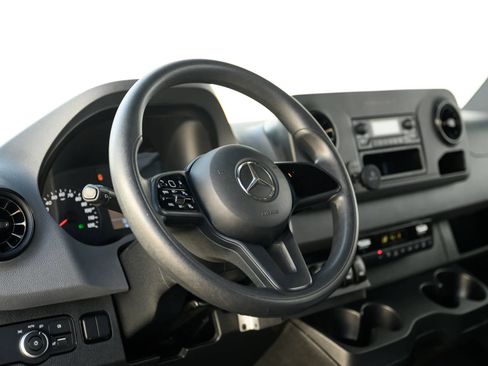 Used 2021 Mercedes-Benz Sprinter 2500 image 45