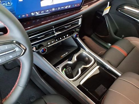 New 2026 Chevrolet Traverse RS image 15