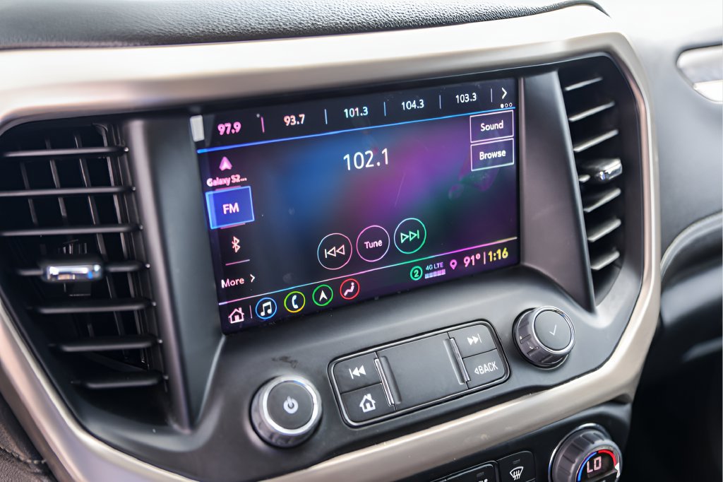 Used 2023 GMC Acadia Denali w/ Denali Technology Package AWD/4WD image 13