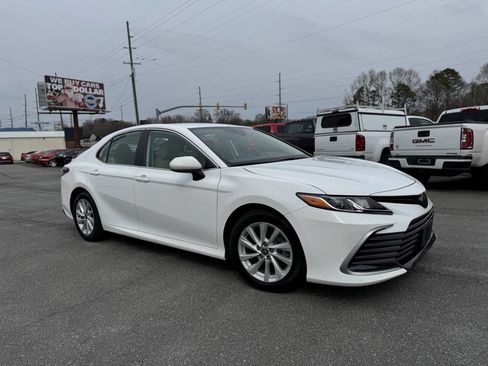 Used 2022 Toyota Camry LE image 27