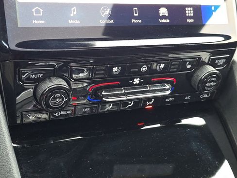 Used 2025 Jeep Grand Cherokee Limited 4xe image 28