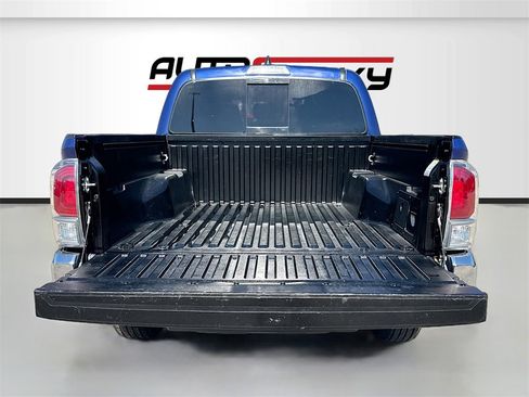 Used 2023 Toyota Tacoma TRD Off-Road image 23