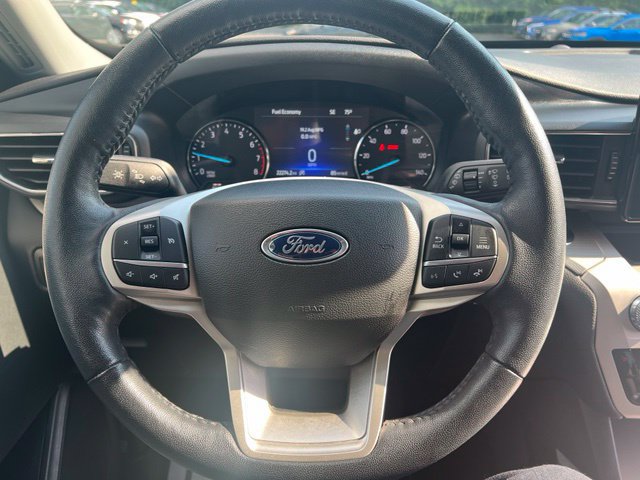 Used 2023 Ford Explorer XLT w/ Equipment Group 202A AWD/4WD image 13