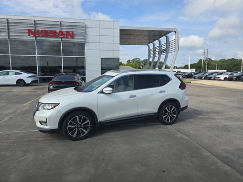 Used 2020 Nissan Rogue SL w/ Premium Package FWD image 3