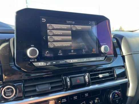 Used 2024 Nissan Pathfinder SV image 46