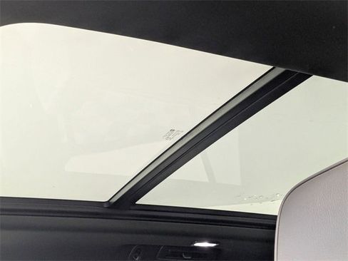 Used 2023 GMC Yukon Denali image 13