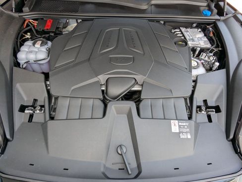 New 2025 Porsche Cayenne S image 28