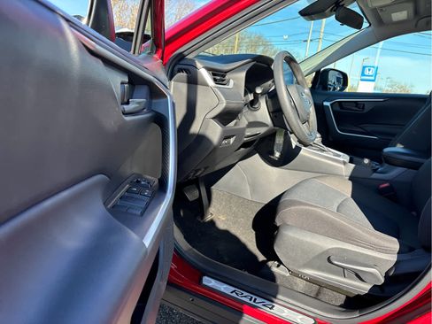 Used 2023 Toyota RAV4 LE image 7