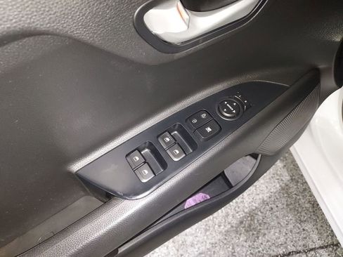 Used 2021 Kia Rio S image 19