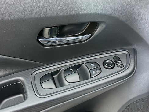 Used 2025 Nissan Versa SV FWD image 15