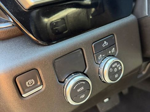 Used 2022 GMC Sierra 1500 Elevation image 15