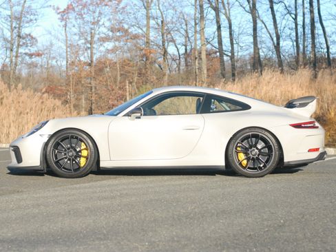 Used 2018 Porsche 911 GT3 RWD image 2