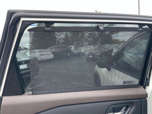 Certified 2023 Nissan Rogue SL w/ SL Premium Package image 12