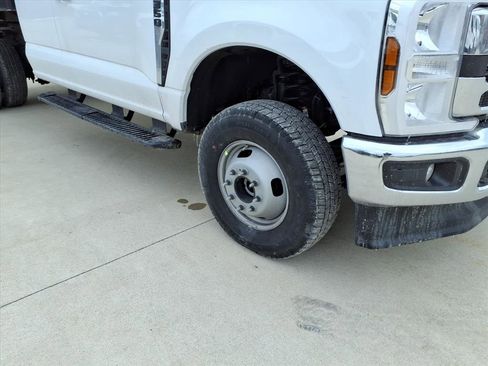 Used 2026 Ford F350 XL w/ XL Chrome Package image 5