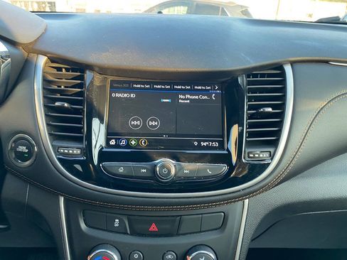 Used 2019 Chevrolet Trax LT w/ LT Convenience Package AWD/4WD image 25