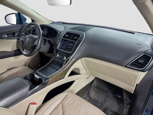 Used 2019 Lincoln Nautilus Select AWD/4WD image 38