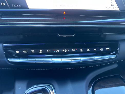 Used 2021 Cadillac Escalade Sport Platinum w/ LPO, ONYX Package image 25