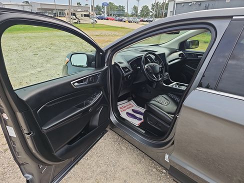 Used 2024 Ford Edge Titanium AWD/4WD image 20