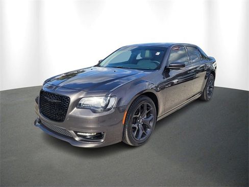 Used 2023 Chrysler 300 Touring L w/ Popular Equipment Group image 2