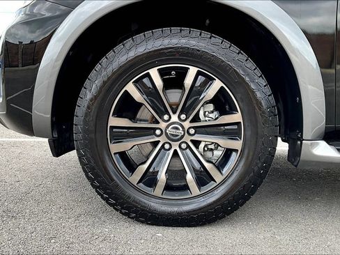 Used 2018 Nissan Armada Platinum w/ Captain Seat Package AWD/4WD image 8