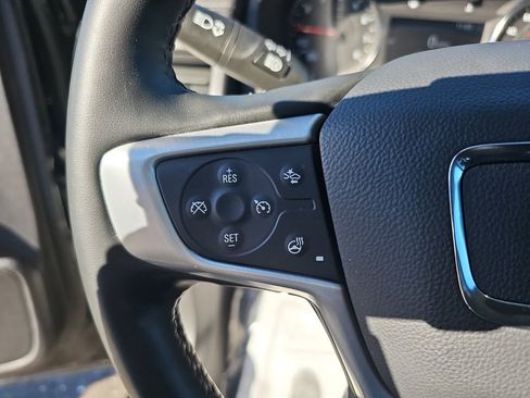 Used 2024 GMC Terrain SLT image 21