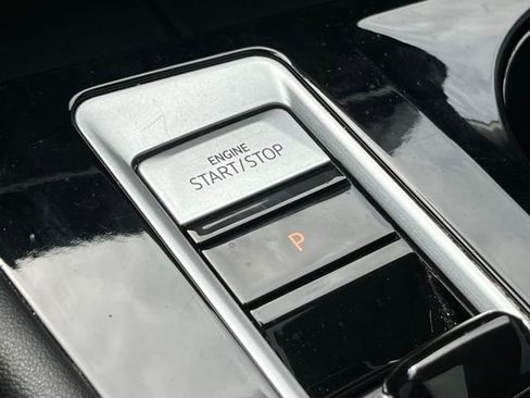 Used 2024 Volkswagen Atlas SEL Premium R-Line image 30