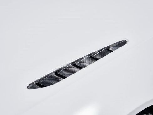 Used 2023 Aston Martin V8 Vantage Roadster image 8