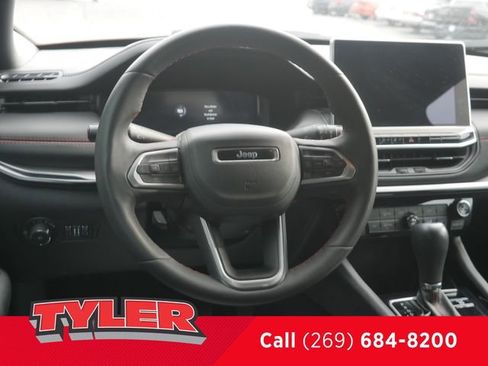 Used 2023 Jeep Compass Trailhawk w/ Trailhawk Elite Group AWD/4WD image 43