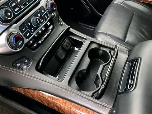 Used 2018 Chevrolet Suburban Premier image 18