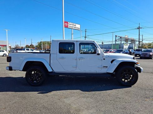 Used 2023 Jeep Gladiator Overland image 28