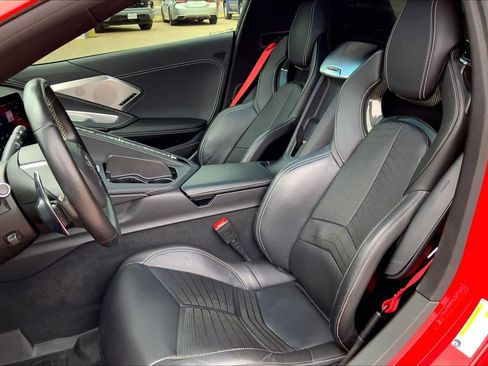 Used 2021 Chevrolet Corvette Stingray Preferred Cpe w/ Z51 Performance Package RWD image 8