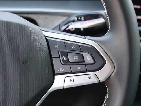 New 2025 Volkswagen Tiguan S image 32