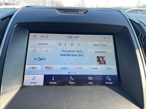 Used 2020 Ford Edge SEL image 18