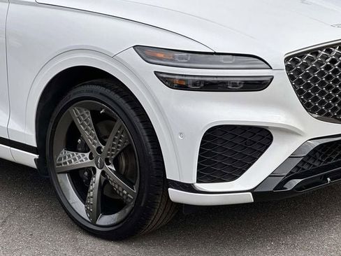 Used 2025 Genesis GV70 3.5T Sport w/ Sport Advanced Package image 13