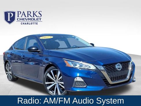 Used 2022 Nissan Altima 2.5 SR image 1