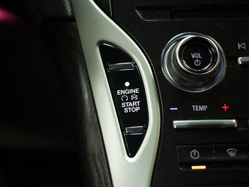 Used 2019 Lincoln Nautilus Reserve AWD/4WD image 25