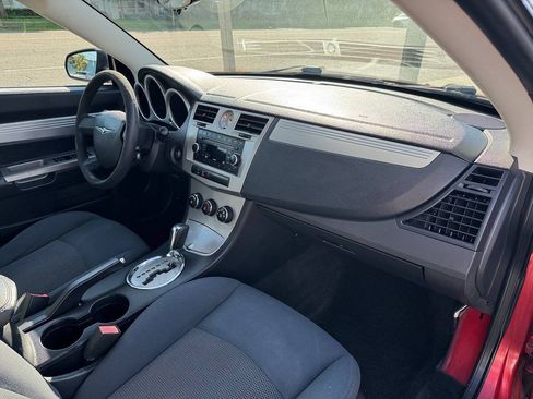 Used 2010 Chrysler Sebring Touring FWD image 15