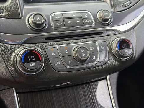 Used 2019 Chevrolet Impala Premier FWD image 26