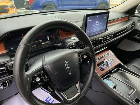 Used 2024 Lincoln Aviator Reserve w/ Equipment Group 201A image 17